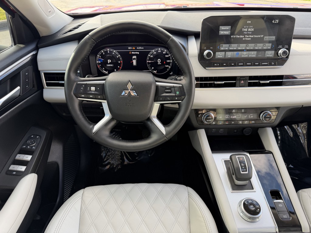 2024 Mitsubishi Outlander Image 14