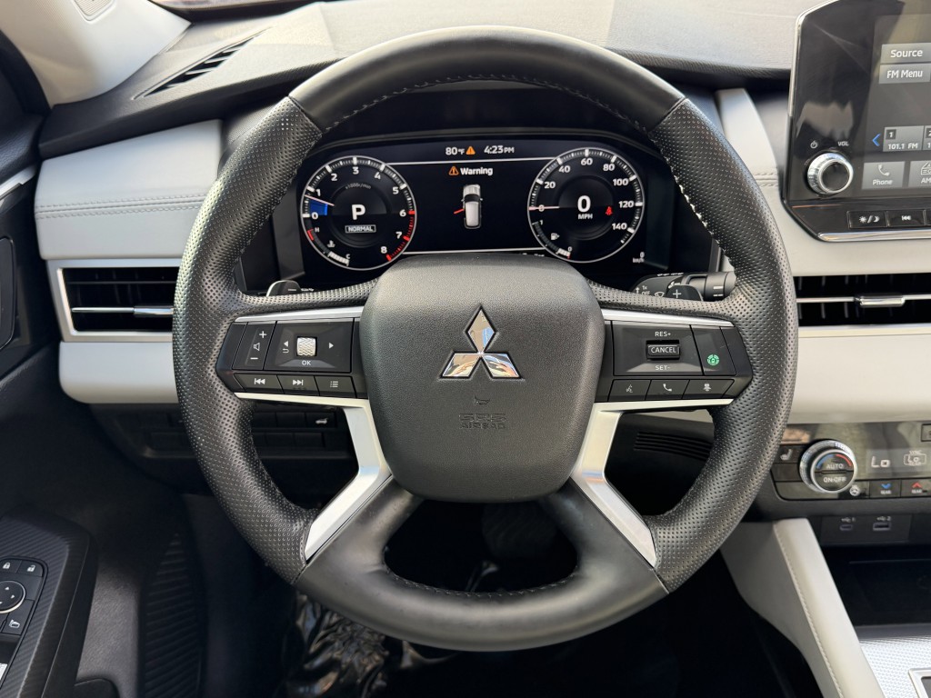 2024 Mitsubishi Outlander Image 15