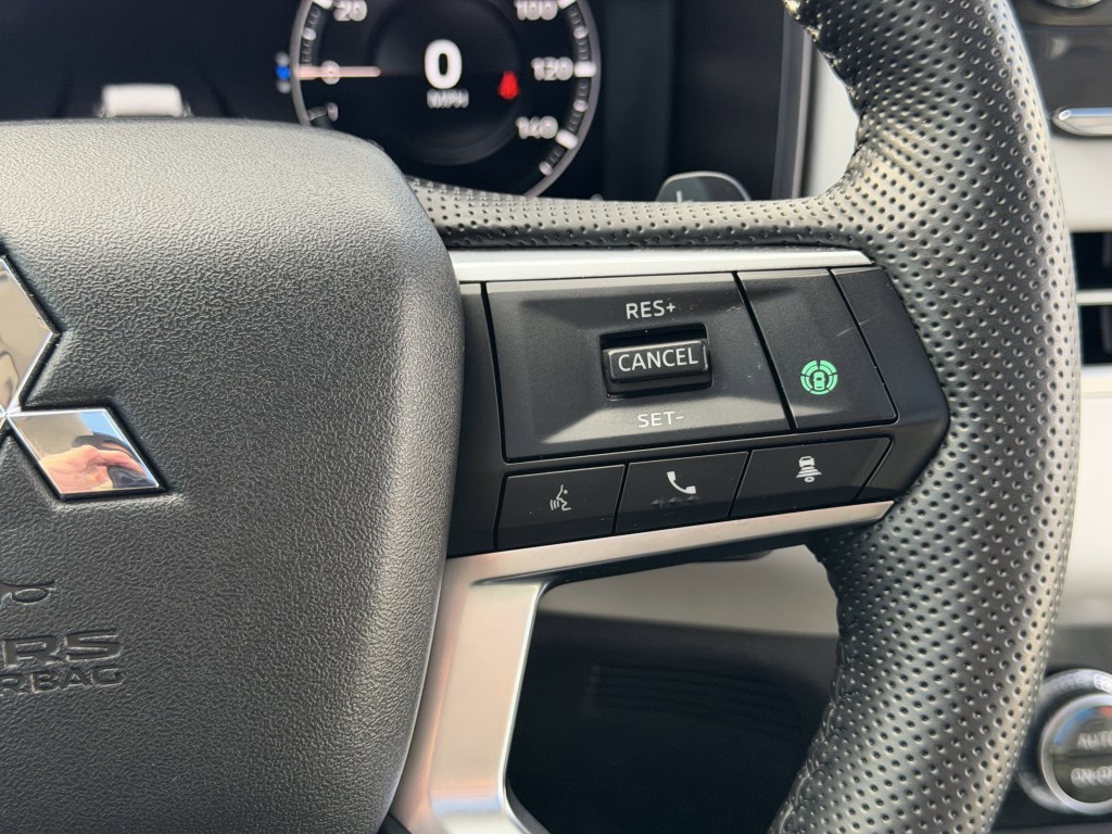 2024 Mitsubishi Outlander Image 17