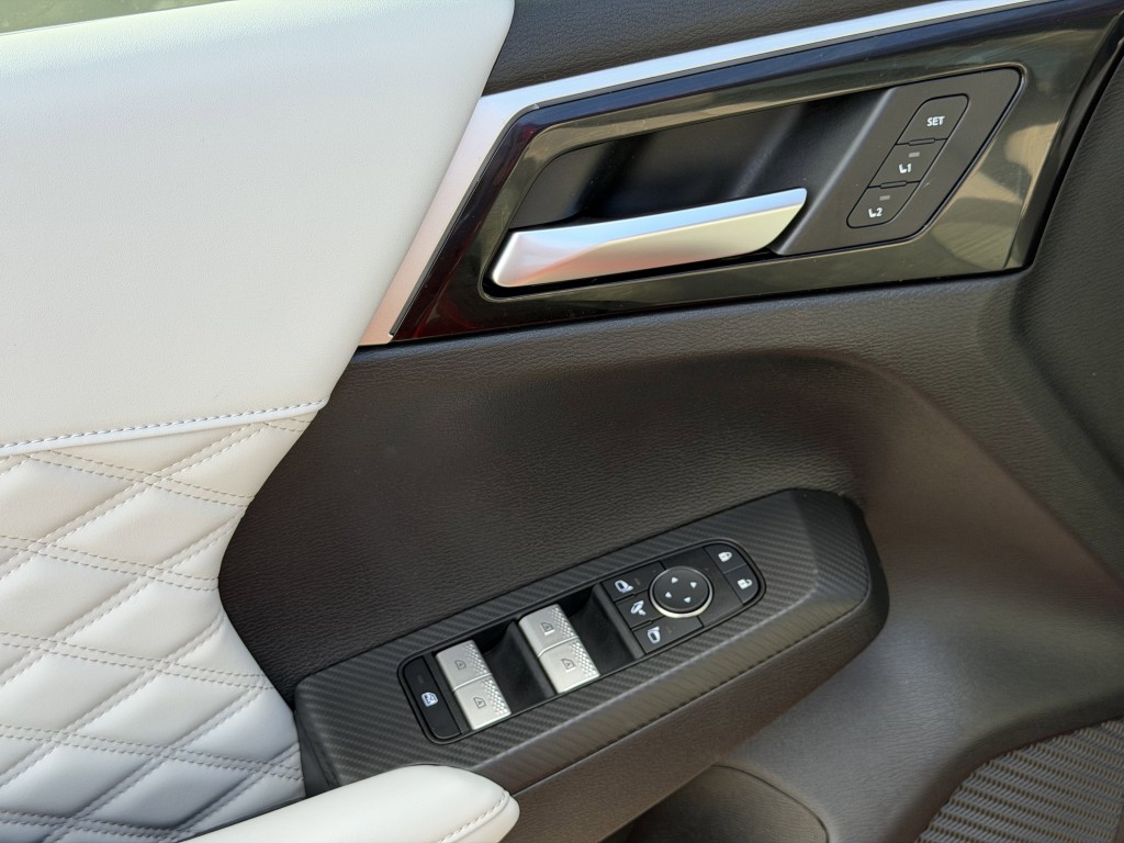 2024 Mitsubishi Outlander Image 22