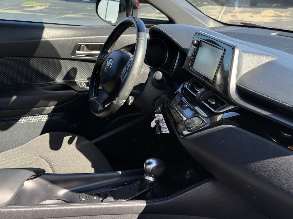 2018 Toyota C-HR Image 14