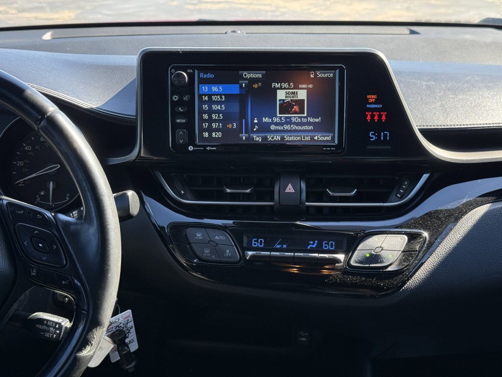 2018 Toyota C-HR Image 20