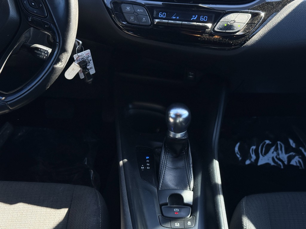 2018 Toyota C-HR Image 22