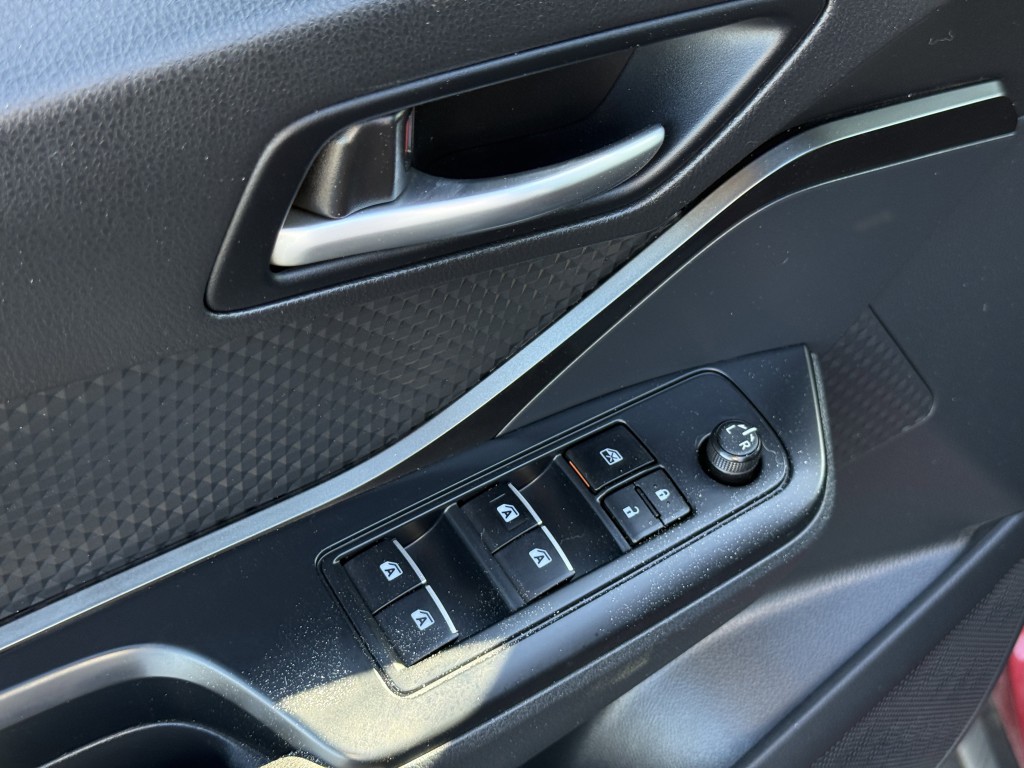 2018 Toyota C-HR Image 23