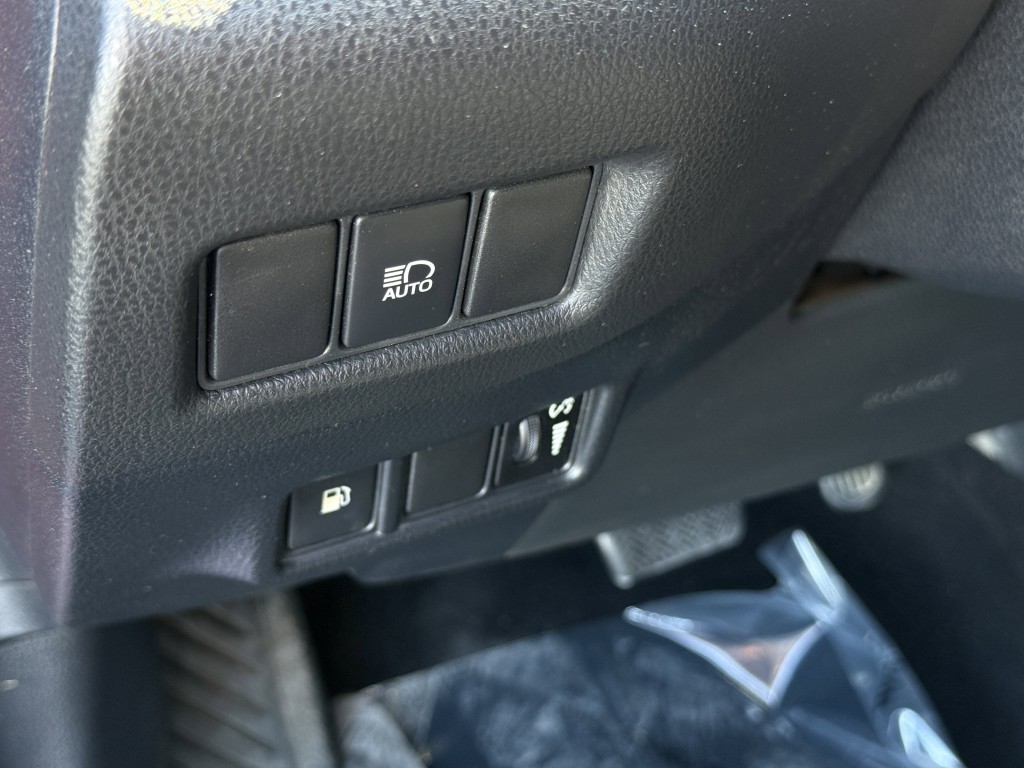 2018 Toyota C-HR Image 24