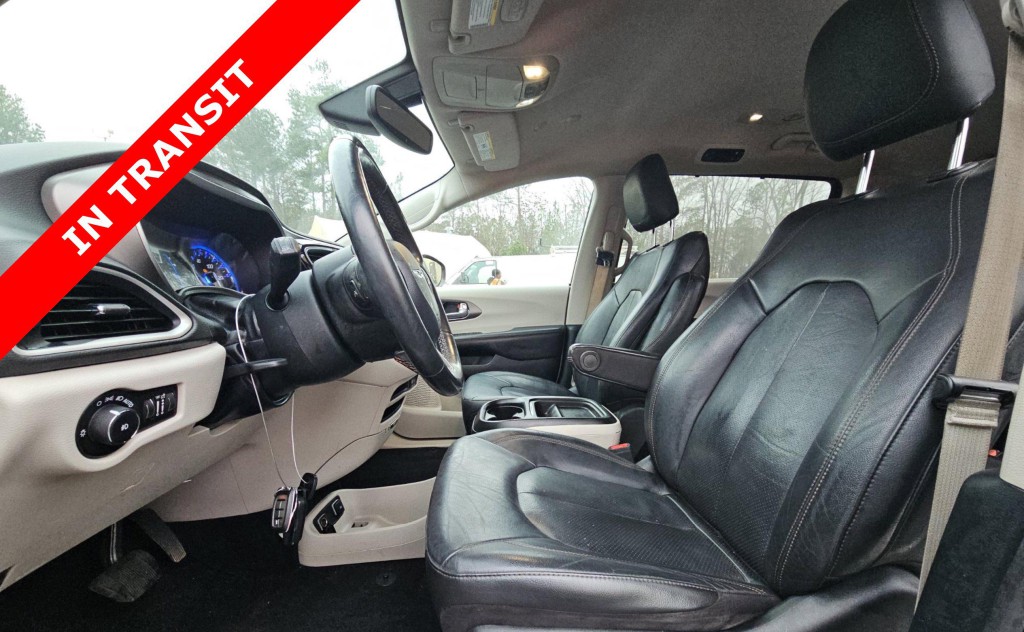 2020 Chrysler Pacifica Image 8