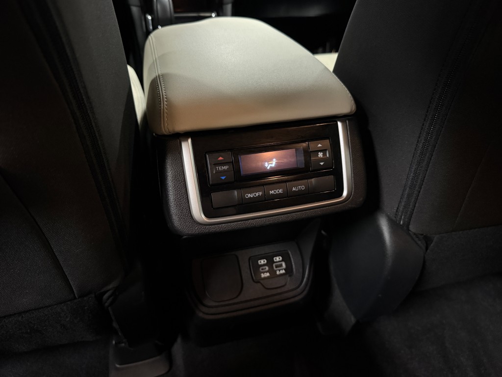 2023 Subaru Ascent Image 32