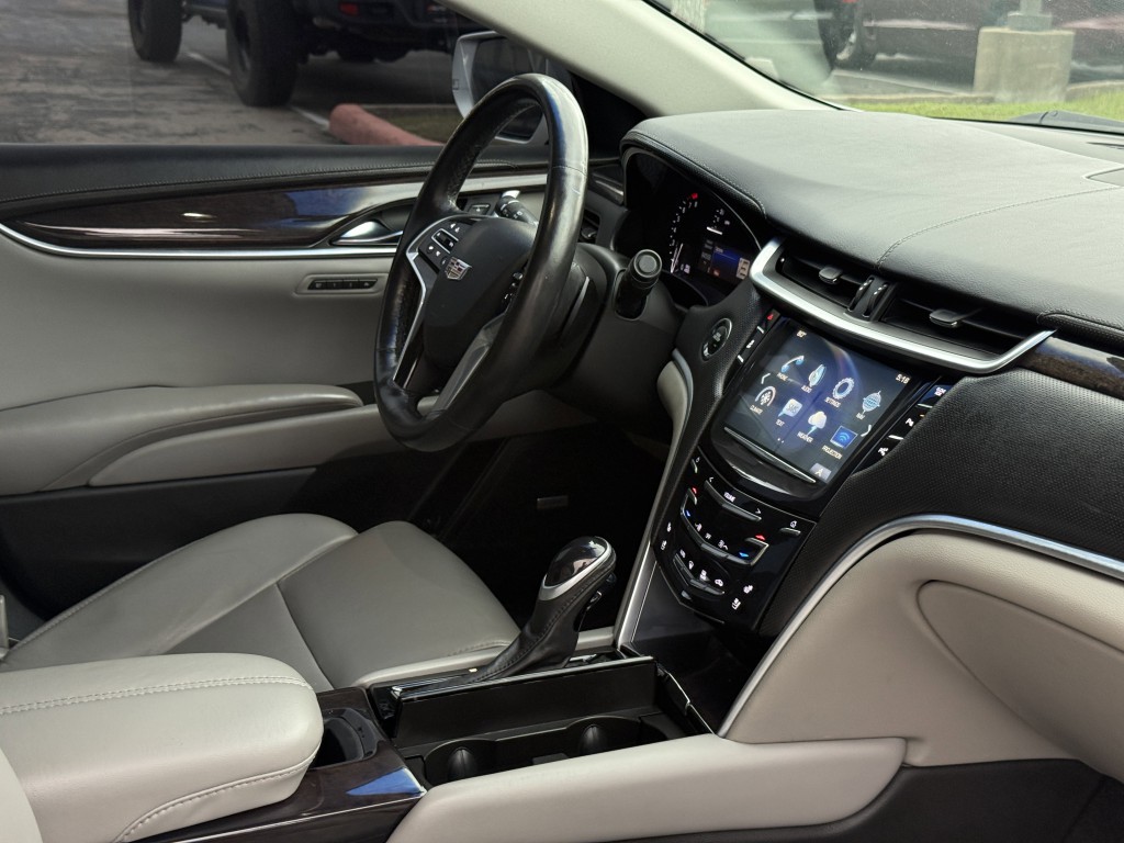 2016 Cadillac XTS Image 14