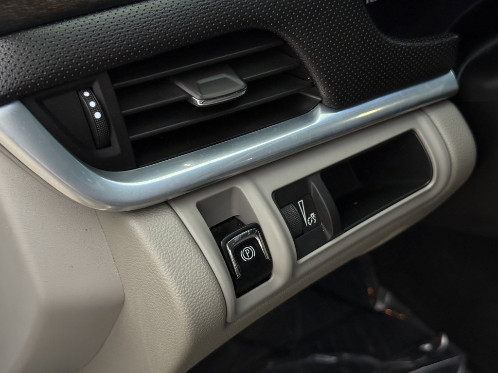 2016 Cadillac XTS Image 24