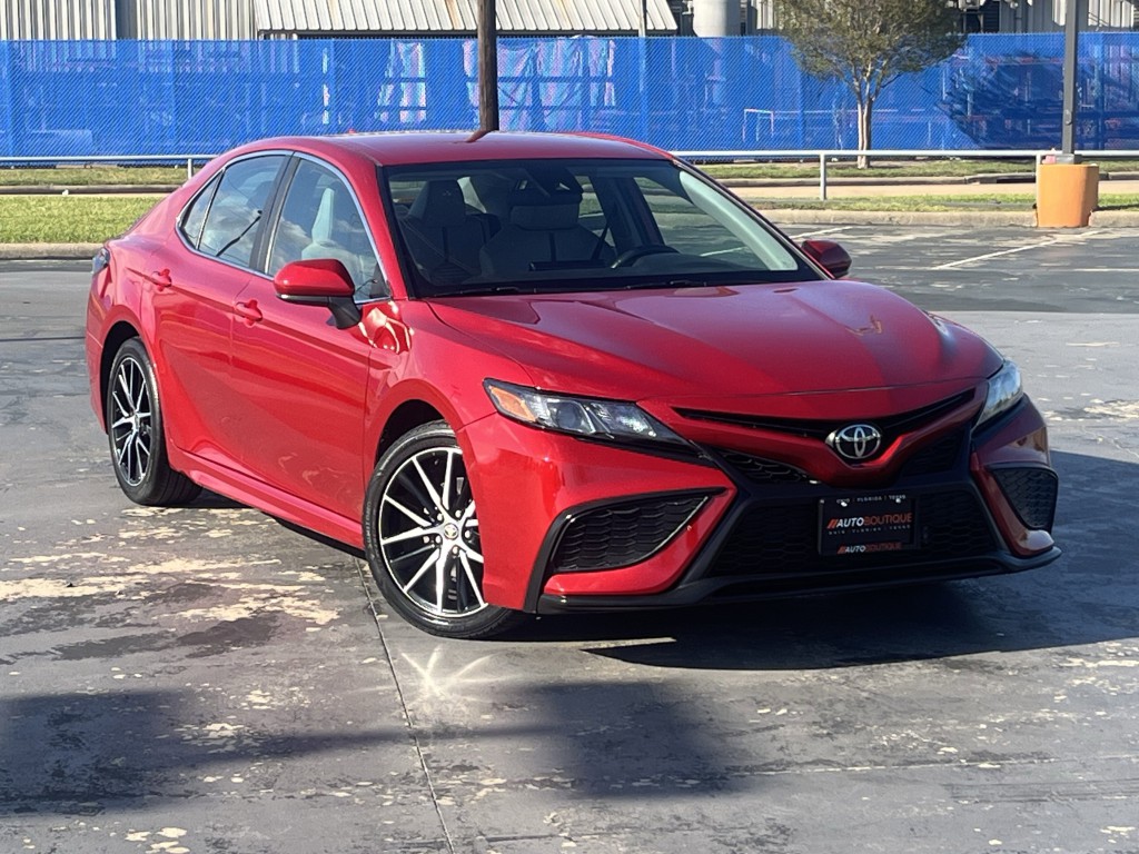 2021 Toyota Camry Image 3