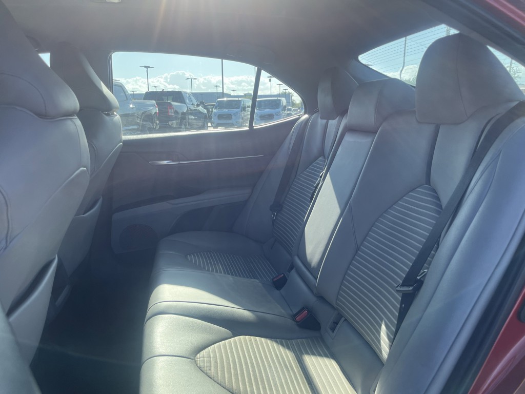 2021 Toyota Camry Image 17