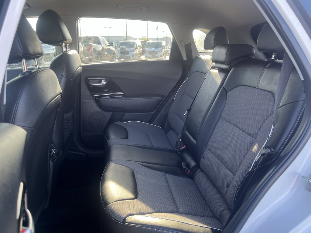 2020 Kia Niro Image 17