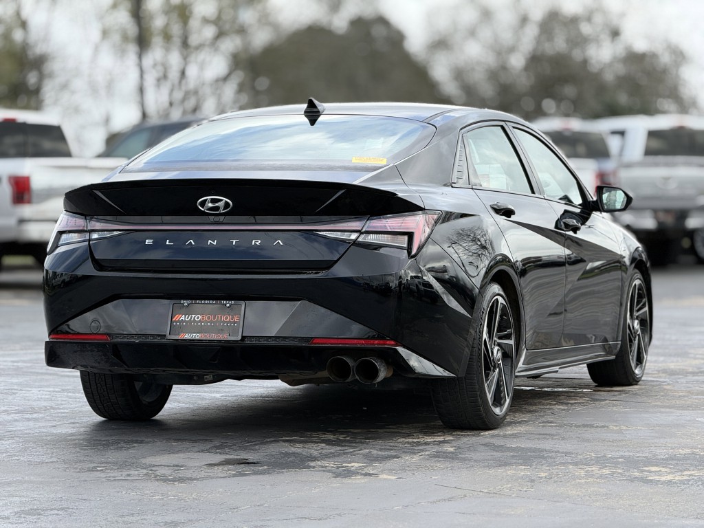 2022 Hyundai Elantra Image 12