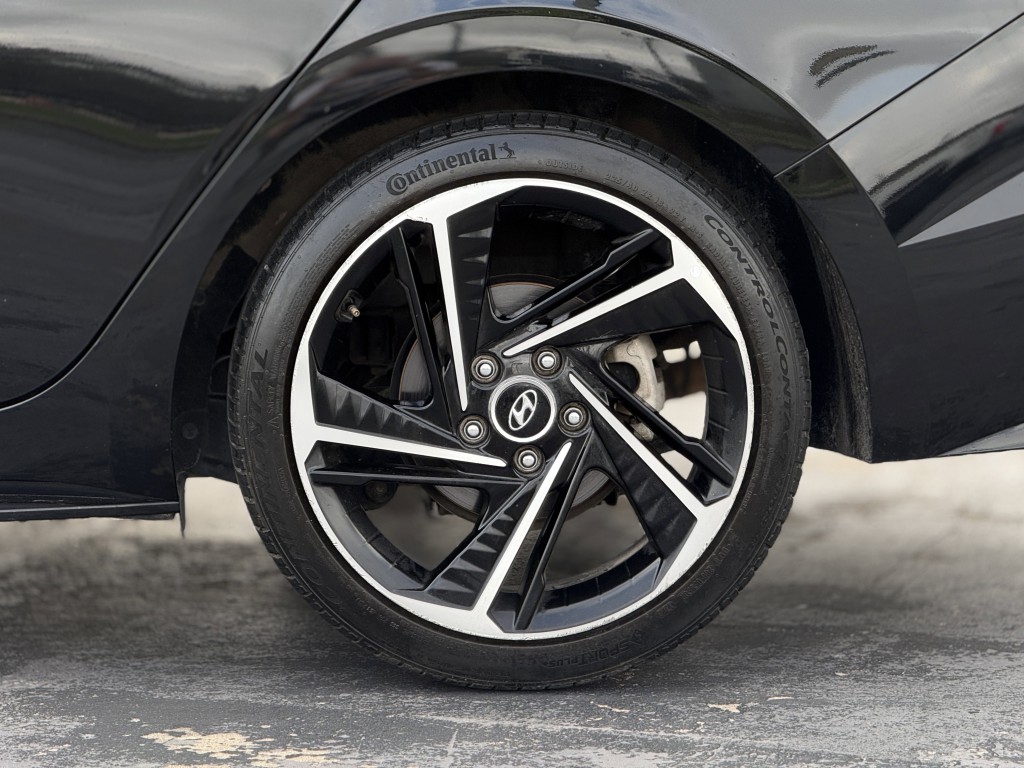 2022 Hyundai Elantra Image 14