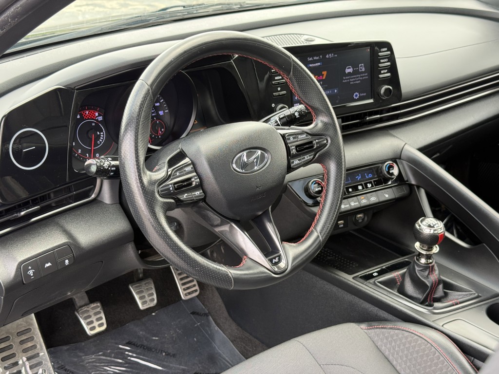 2022 Hyundai Elantra Image 15