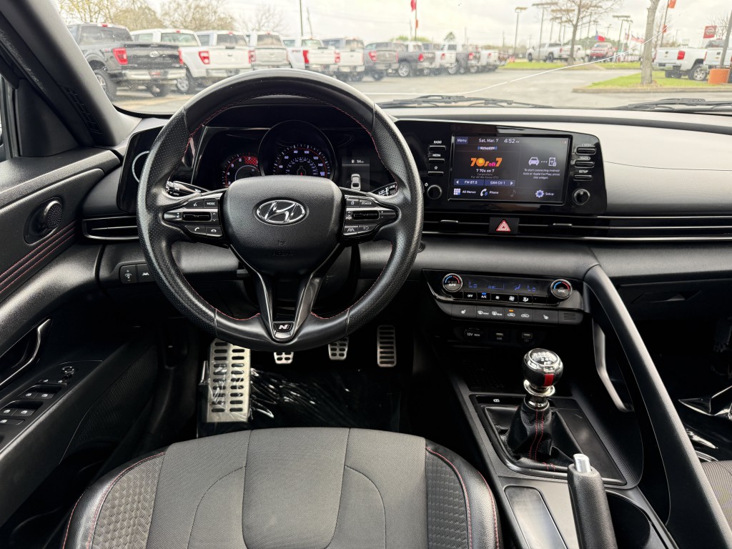 2022 Hyundai Elantra Image 17