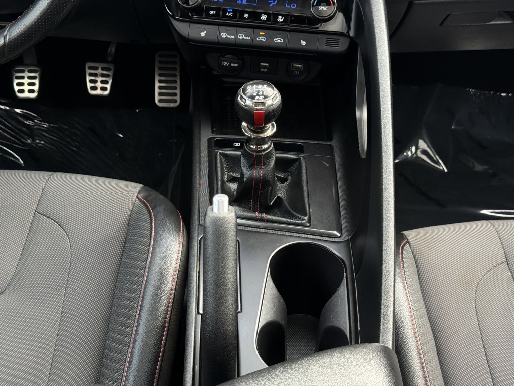 2022 Hyundai Elantra Image 24