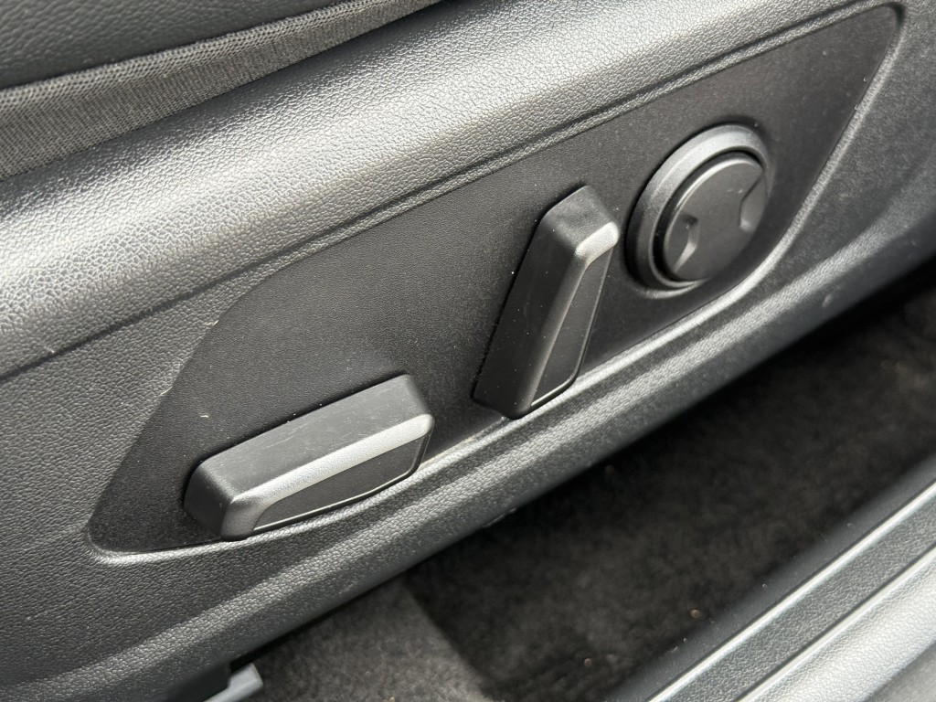 2022 Hyundai Elantra Image 28