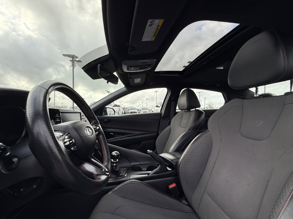 2022 Hyundai Elantra Image 31