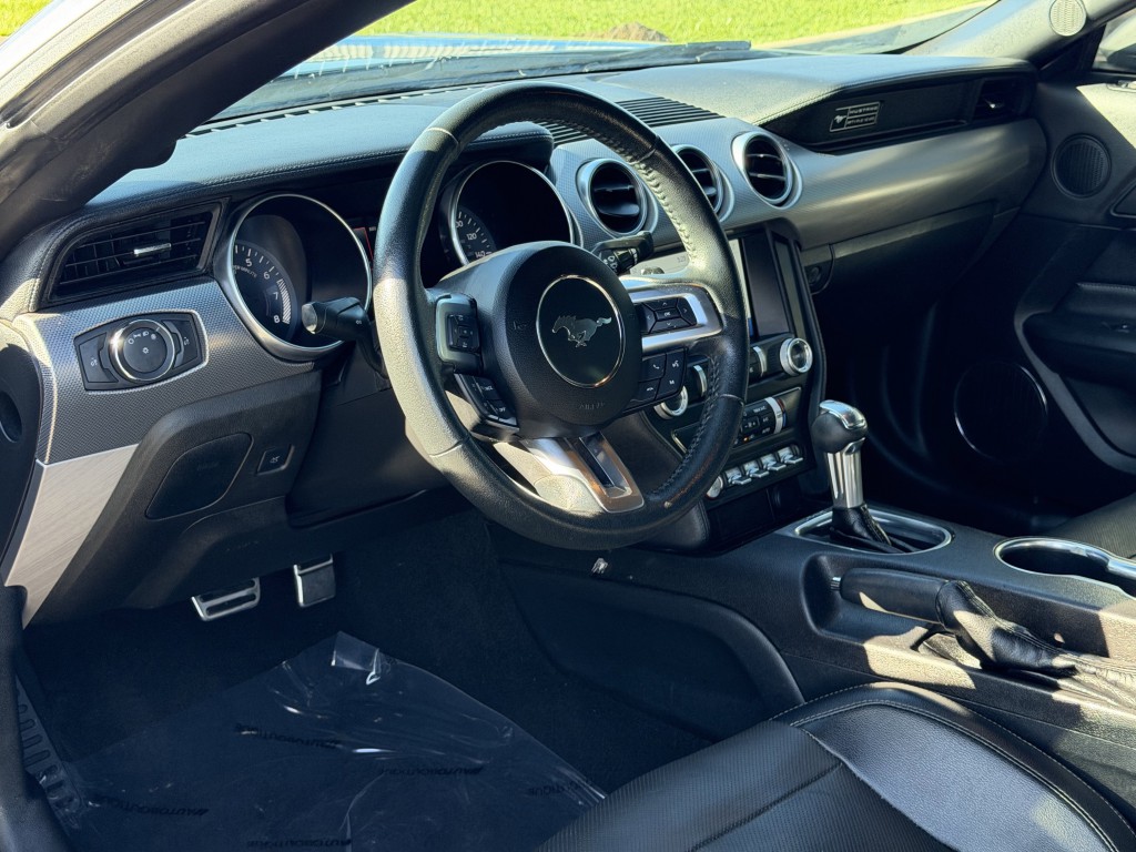 2020 Ford Mustang Image 12