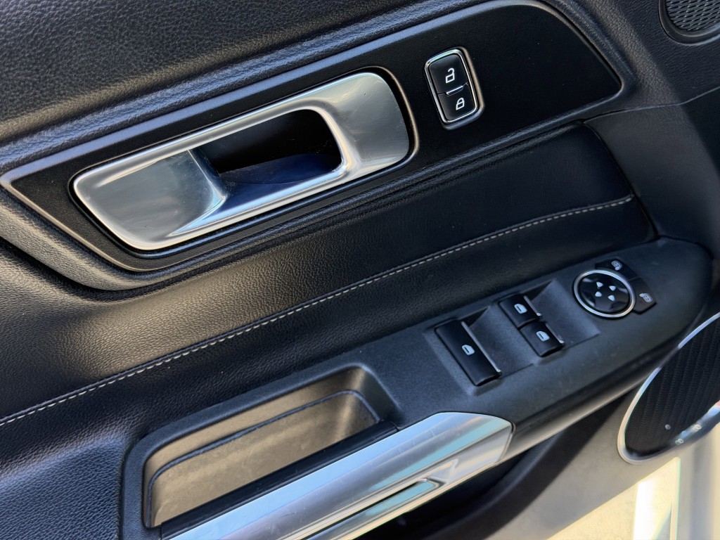 2020 Ford Mustang Image 22