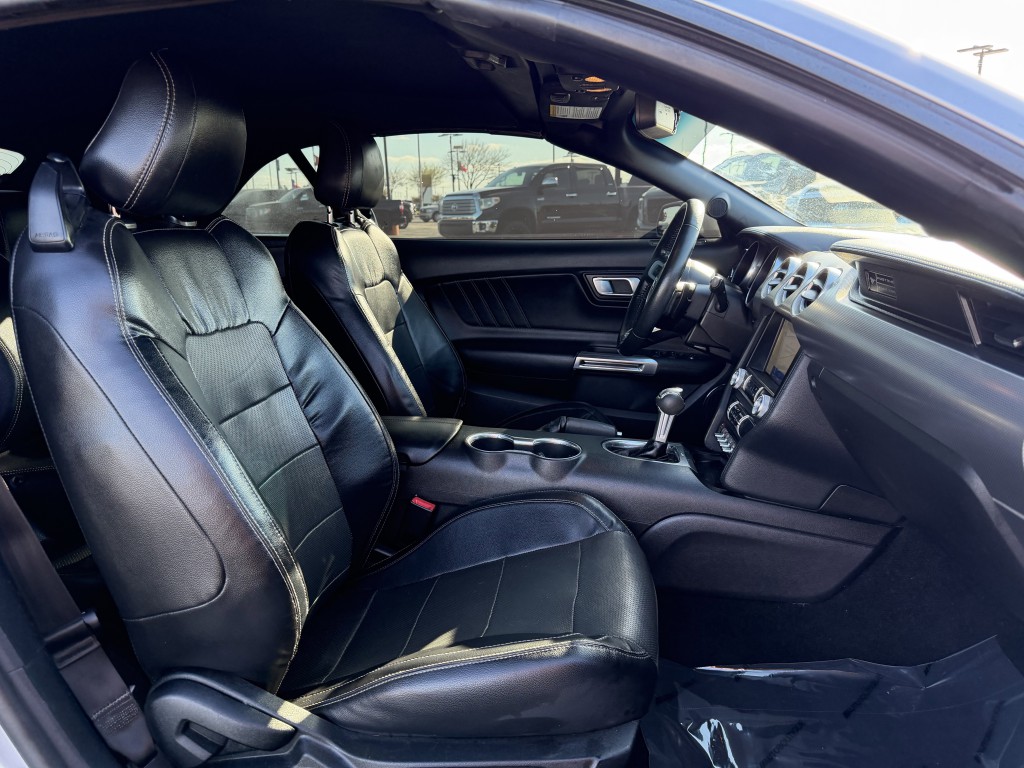 2020 Ford Mustang Image 23