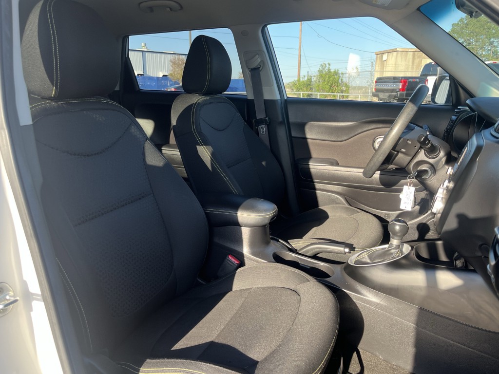 2016 Kia Soul Image 16