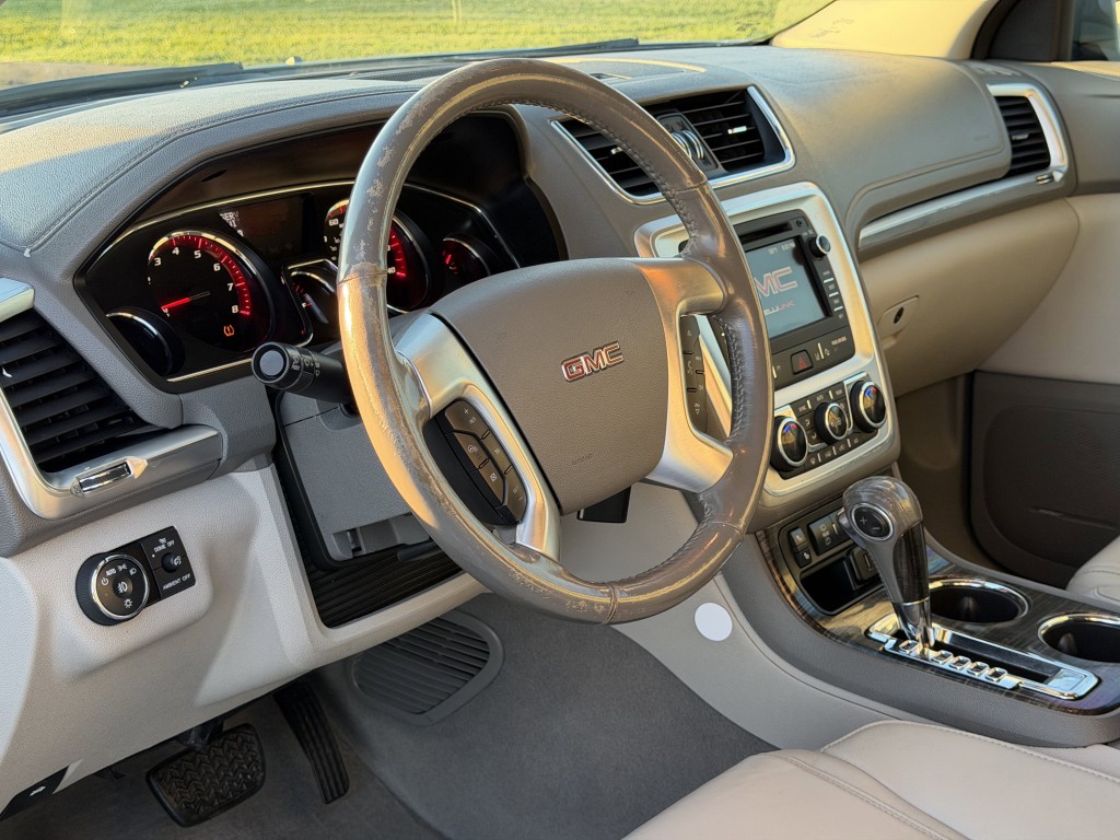 2017 GMC Acadia Image 12
