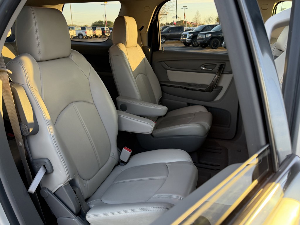 2017 GMC Acadia Image 25