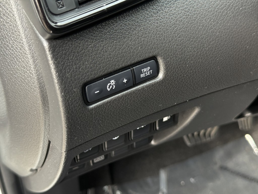 2019 Nissan Rogue Image 26