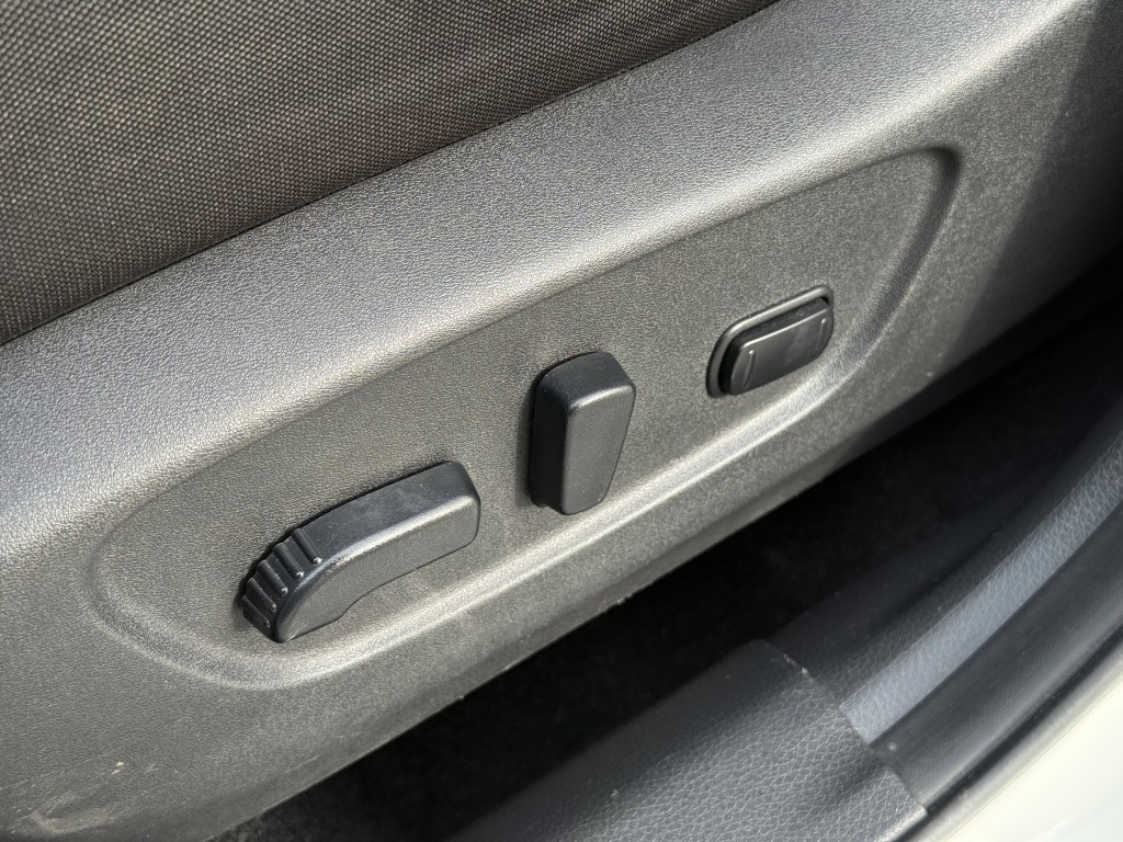 2019 Nissan Rogue Image 28