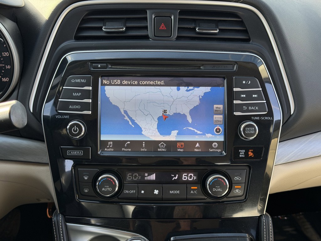 2017 Nissan Maxima Image 3