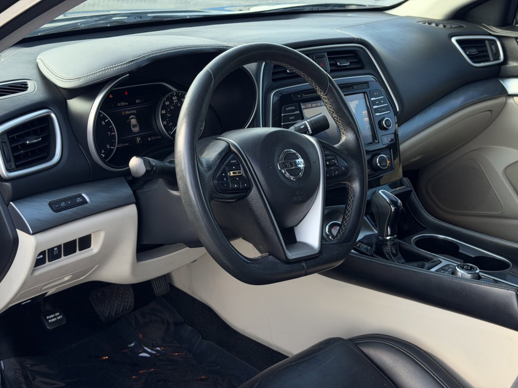 2017 Nissan Maxima Image 14