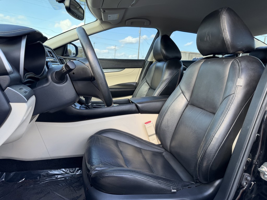 2017 Nissan Maxima Image 24