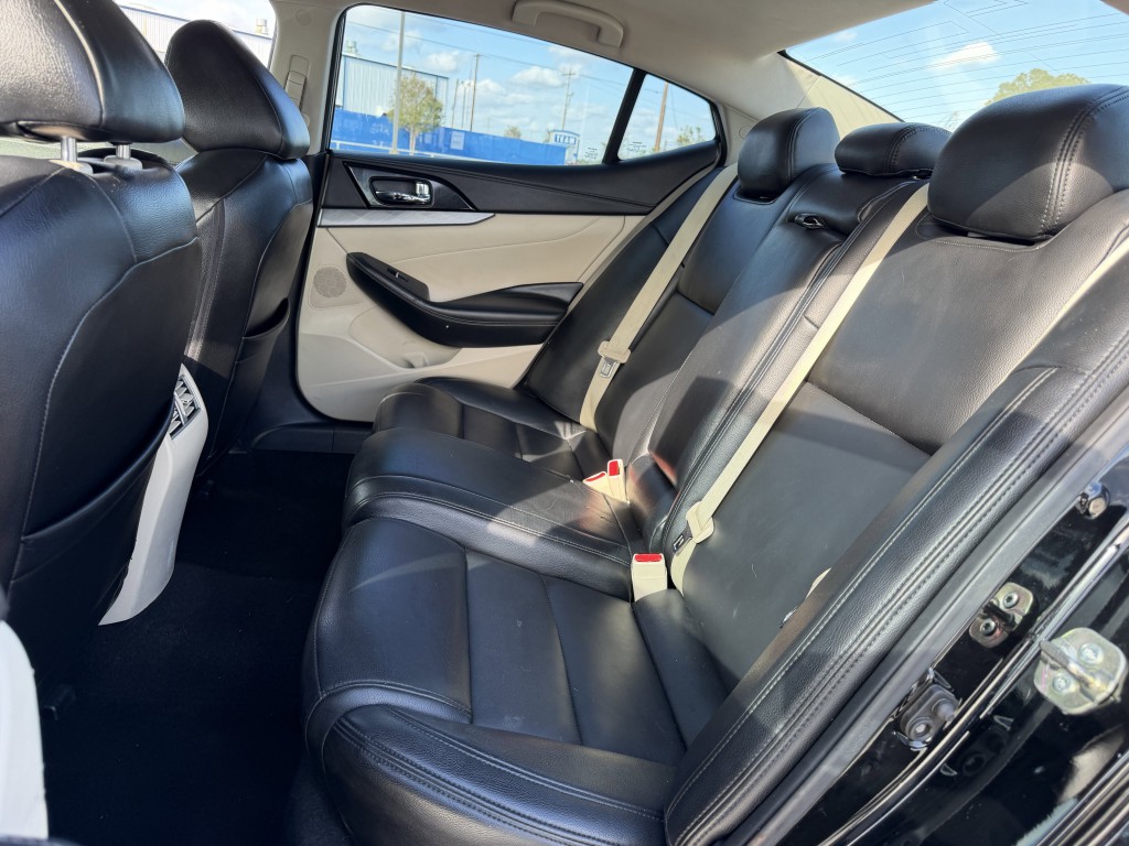 2017 Nissan Maxima Image 28