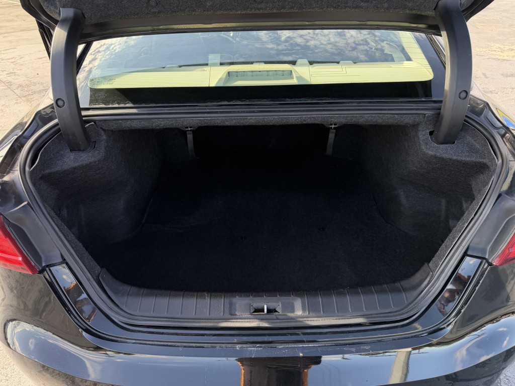 2017 Nissan Maxima Image 29