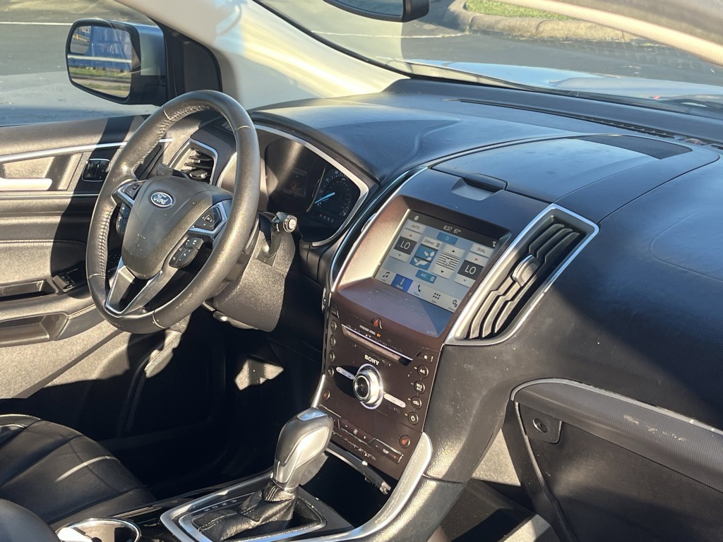2018 Ford Edge Image 15