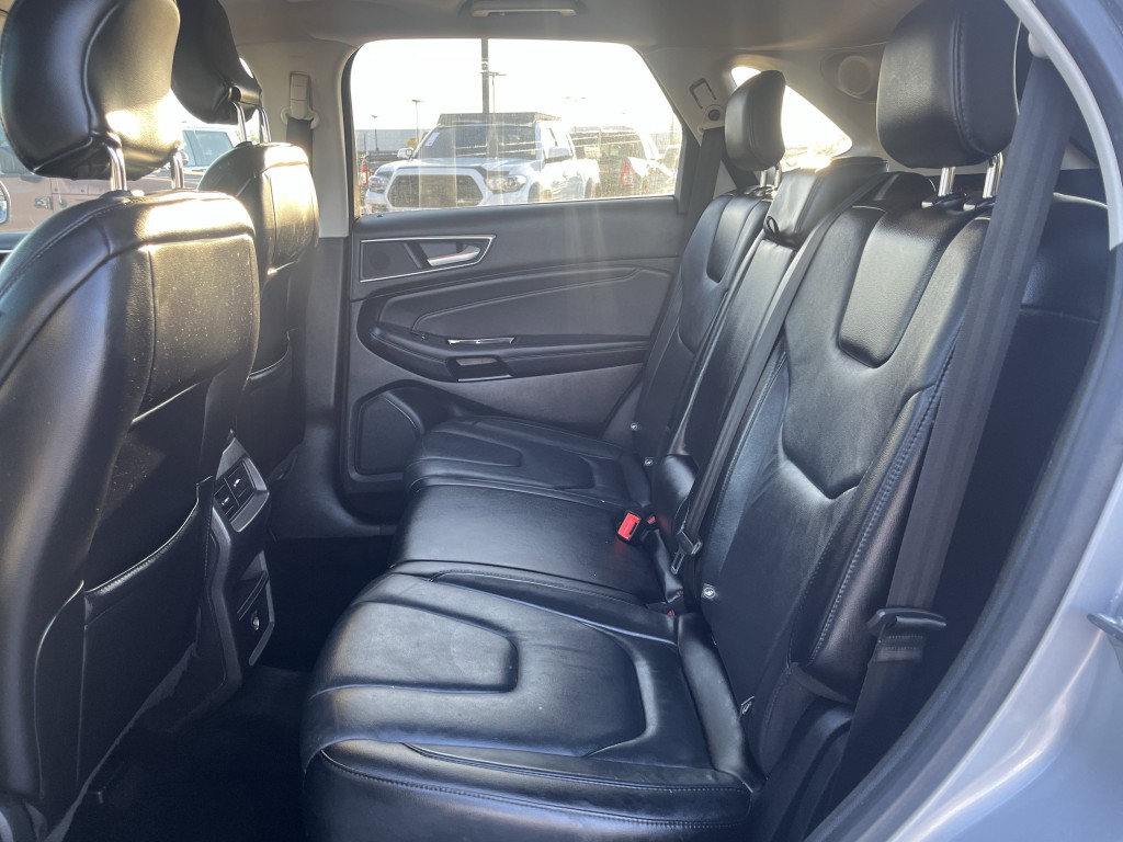 2018 Ford Edge Image 17