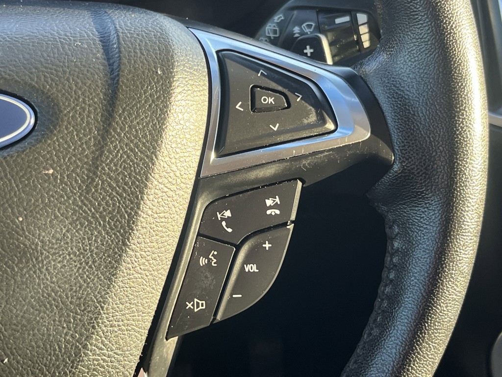 2018 Ford Edge Image 22