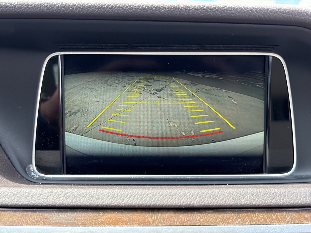 2016 Mercedes-Benz E-Class Image 18