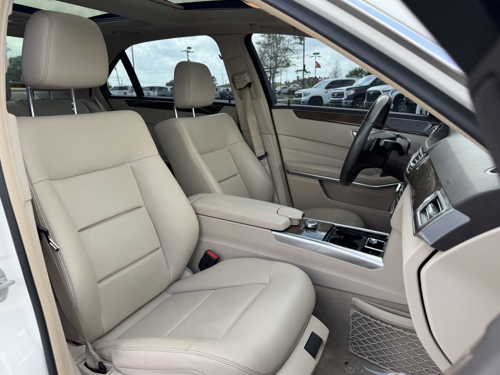 2016 Mercedes-Benz E-Class Image 25