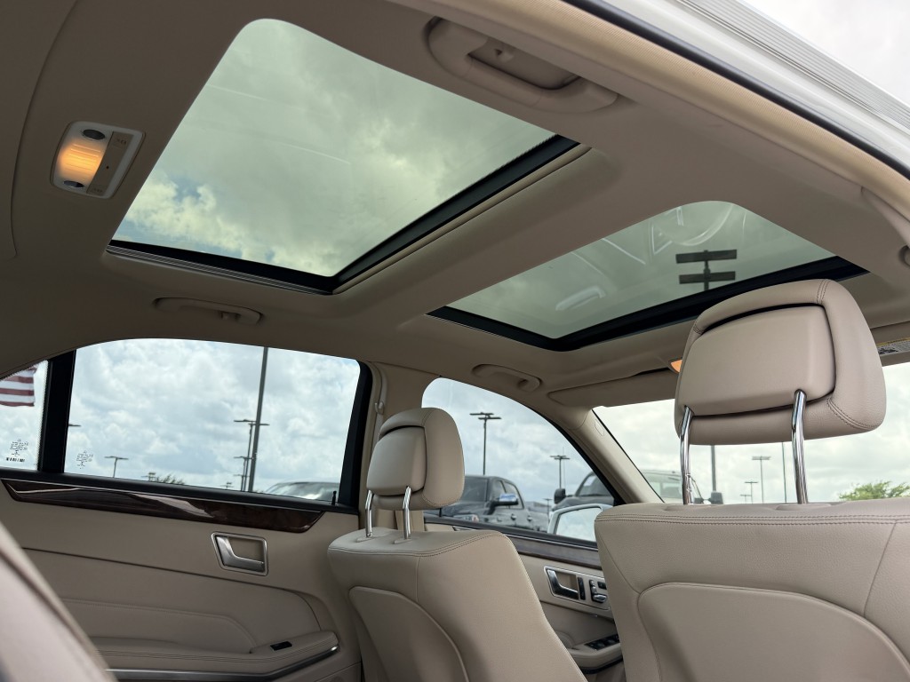 2016 Mercedes-Benz E-Class Image 29