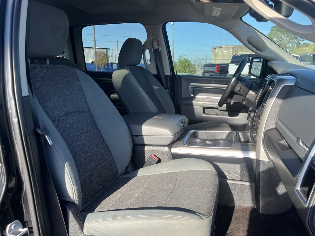 2017 RAM 1500 Image 16