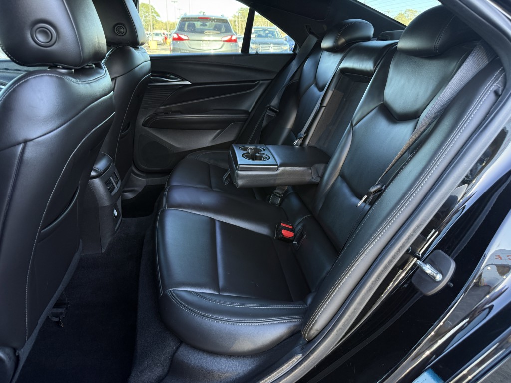 2022 Cadillac CT4 Image 32