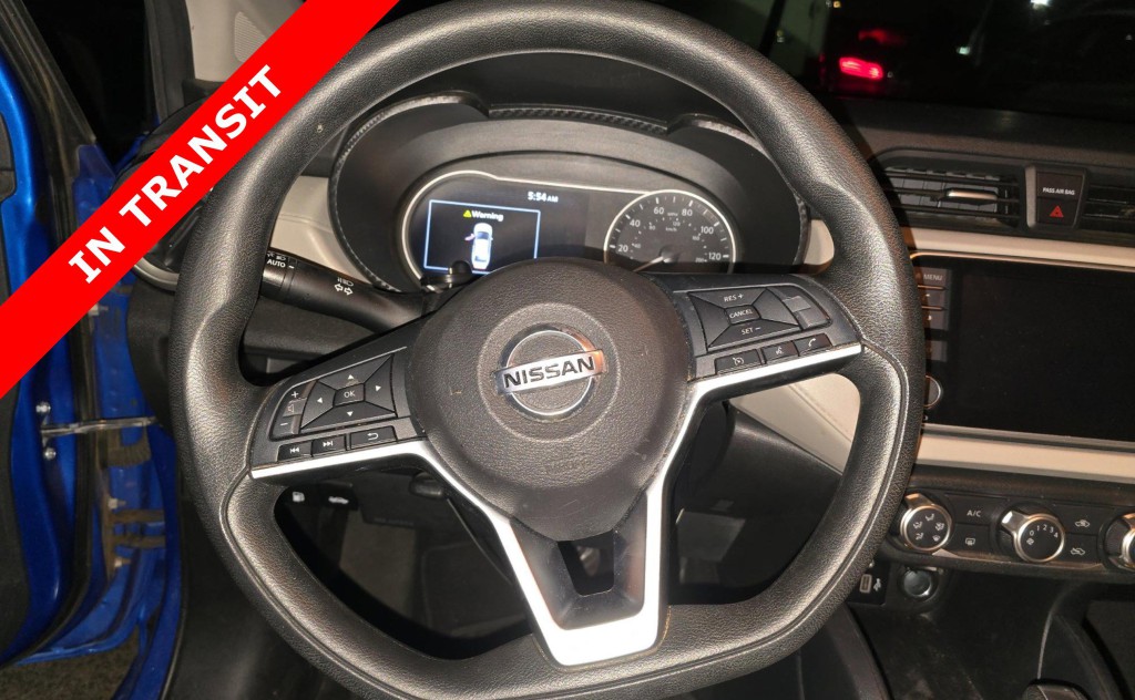 2021 Nissan Versa Image 8