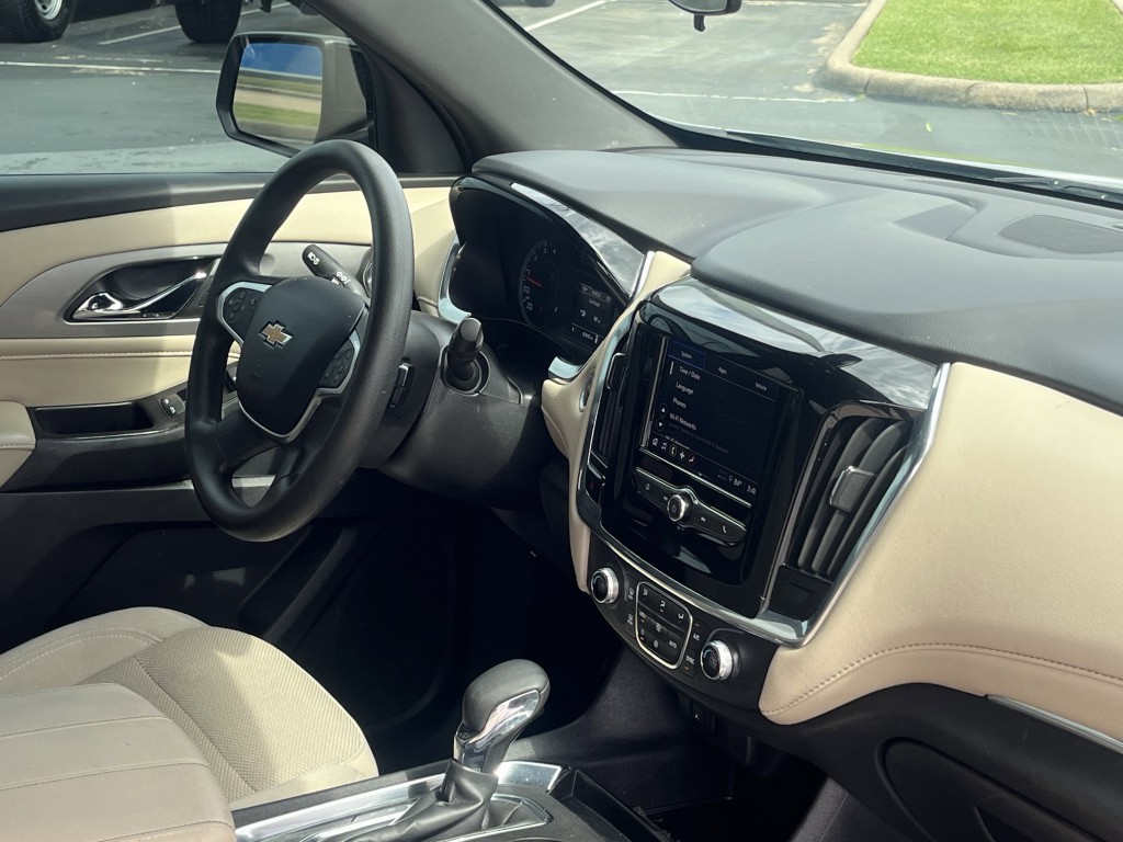2023 Chevrolet Traverse Image 15
