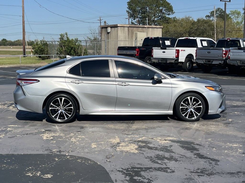 2020 Toyota Camry Image 10
