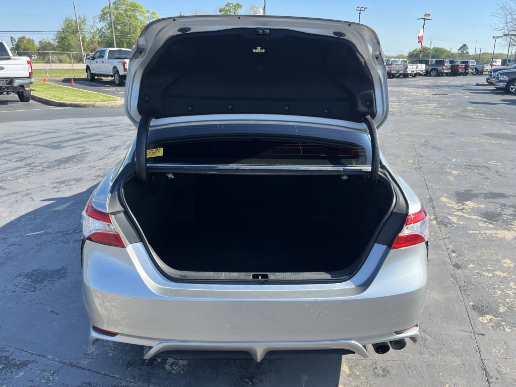 2020 Toyota Camry Image 11