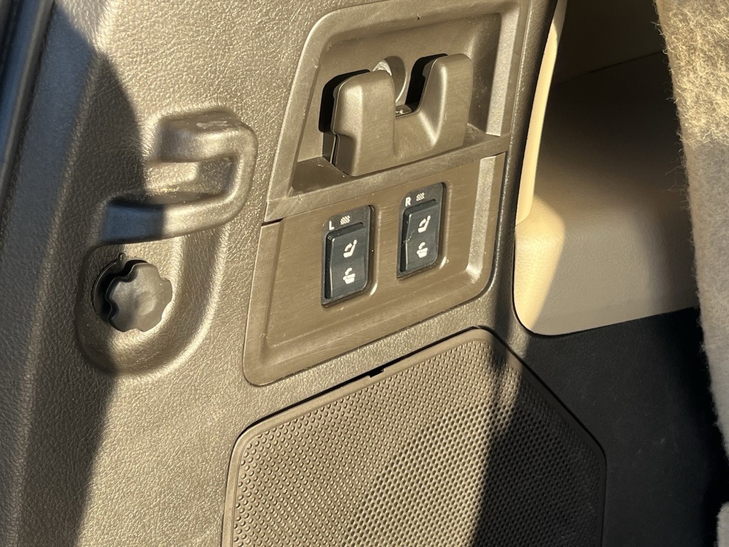 2011 Toyota Sequoia Image 13