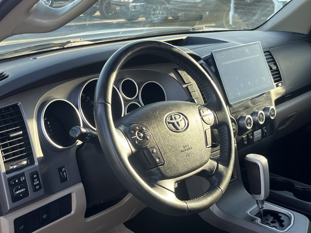 2011 Toyota Sequoia Image 14